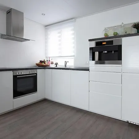 Design Studio, 2-person Near Dm-arena *